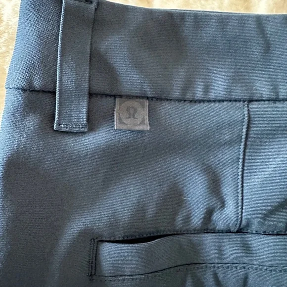 Men’s Lululemon Commission Short Relaxed Warpstreme 11” in True Navy - Size 32 - Picture 7 of 10